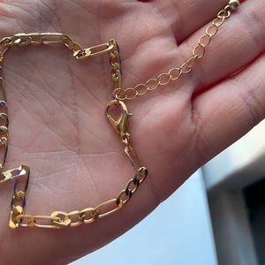 Forever 21 gold bracelet, adjustable, fits all sizes